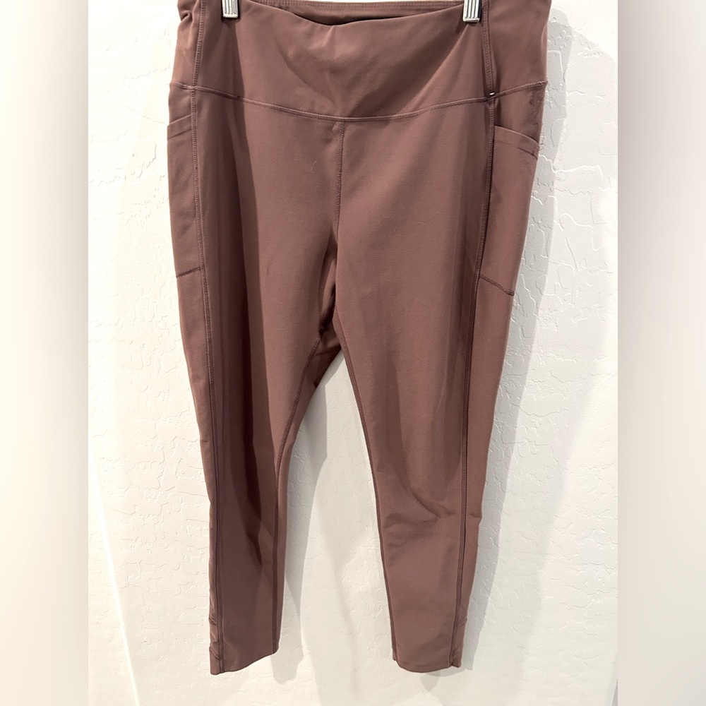 Mondetta Brown/Mauve Ankle Cropped Pants Size XL Great condition